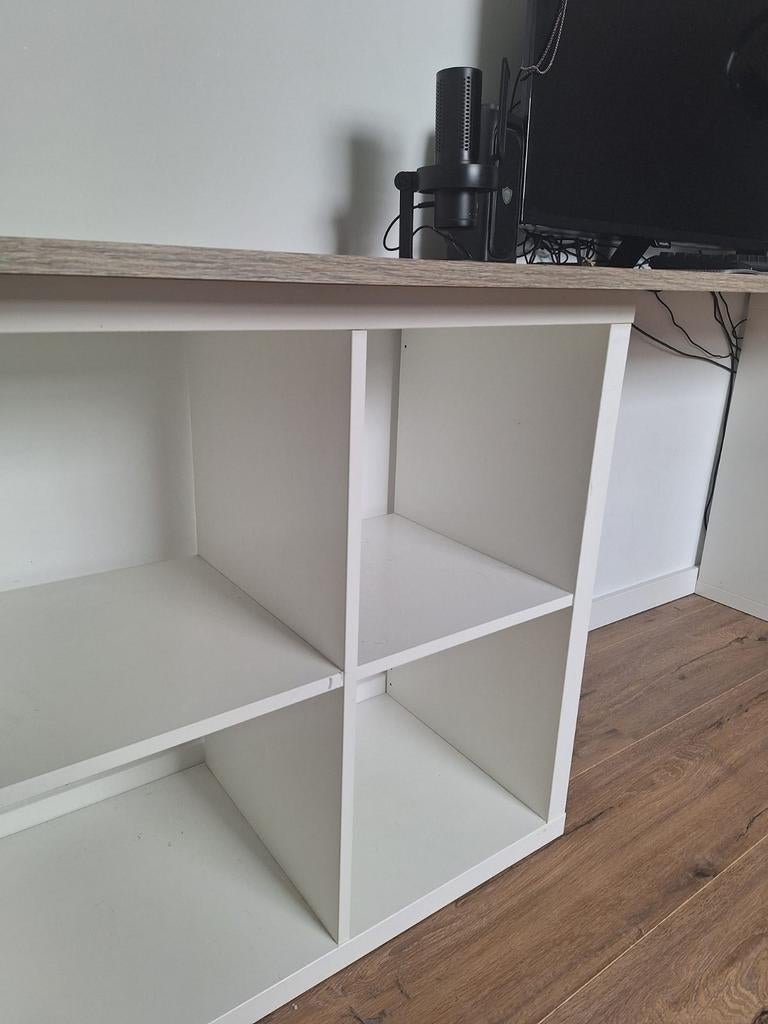 Groot bureau met 2x IKEA Kallax kasten en meubelpaneel, Ophalen, Opbergruimte, Gebruikt, Spaanplaat of MDF