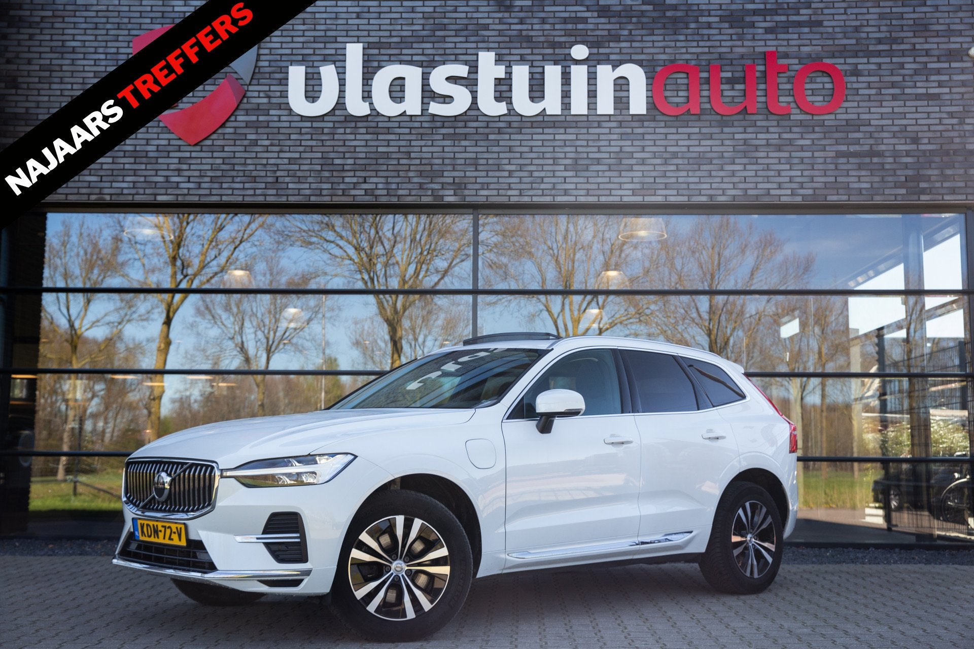 Volvo XC60 2.0 T8 Plug-in hybrid AWD Plus Bright Long Range, Auto's, Automaat, Stof, Gebruikt, 4 cilinders