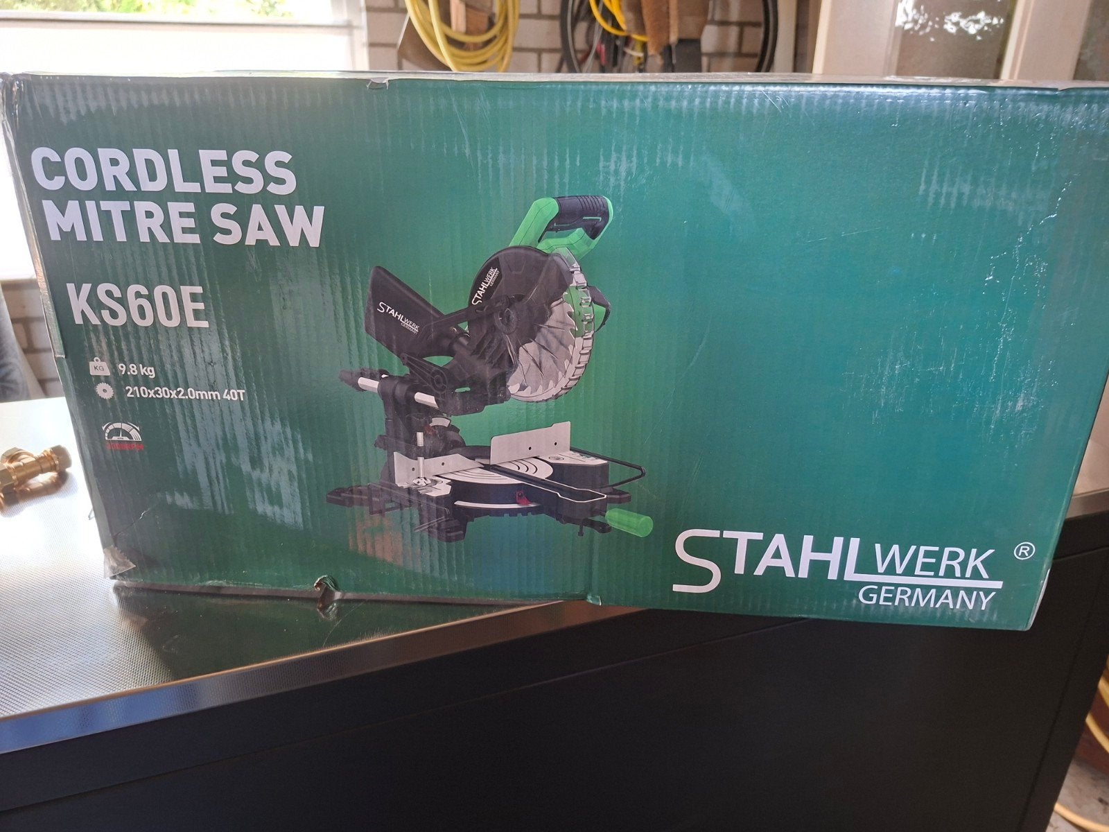 Afkortzaag voor makita accu, Doe-het-zelf en Verbouw, Gereedschap | Zaagmachines, Ophalen, 1200 watt of meer, Afkortzaag, 30 tot 70 mm
