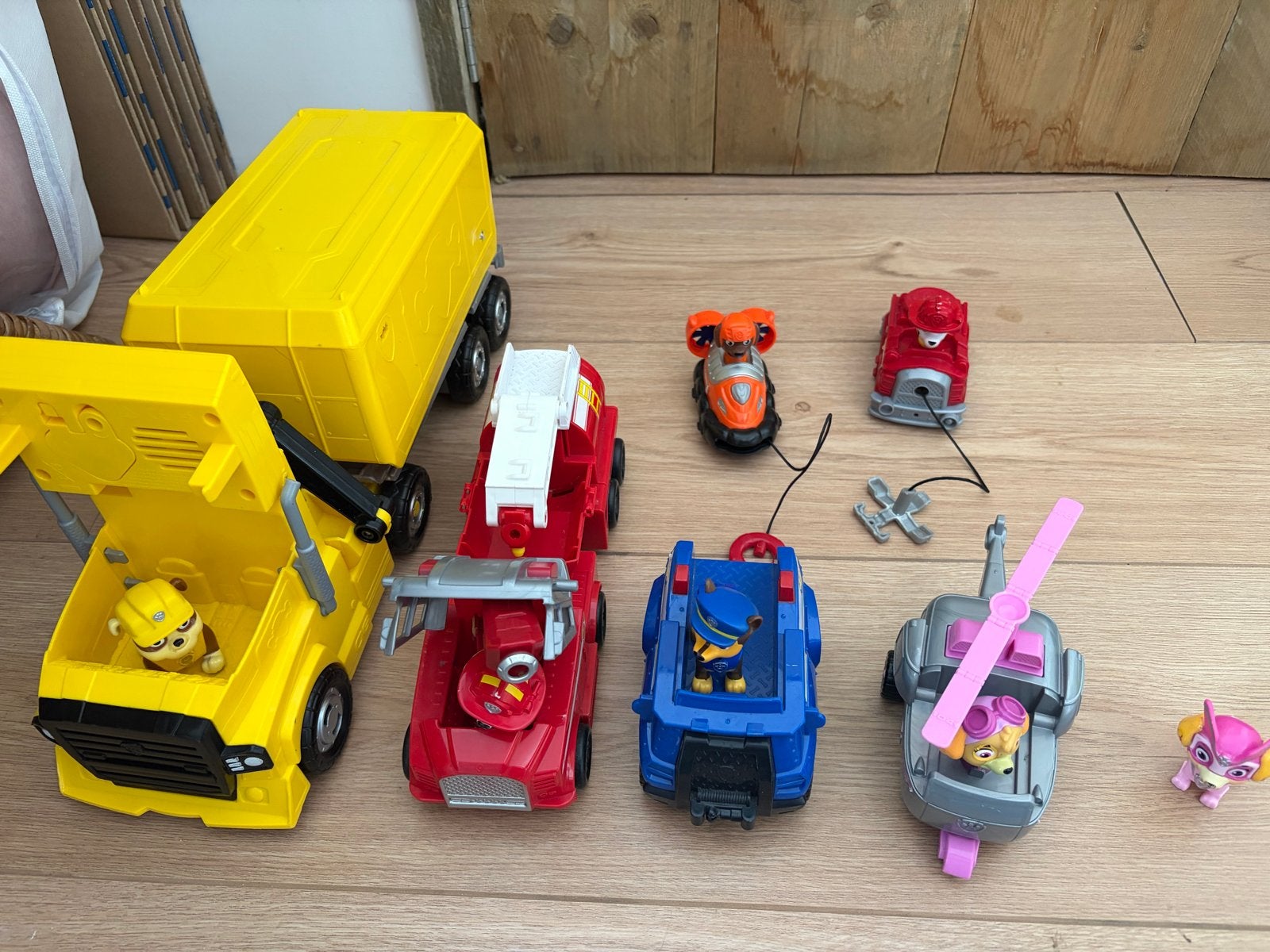 Grote set Paw Patrol speelgoedvoertuigen en figuren, Ophalen of Verzenden, Gebruikt