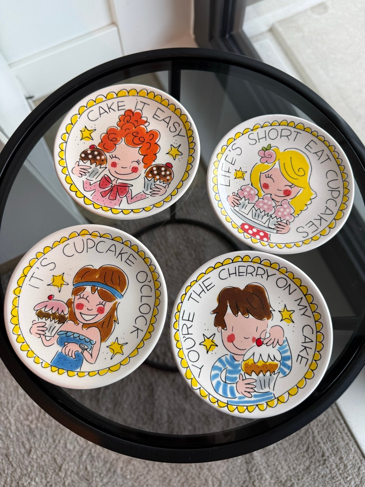 4 Blond Amsterdam schoteltjes - Cupcake thema, Ophalen of Verzenden, Zo goed als nieuw, Kop(pen) en/of Schotel(s), Aardewerk