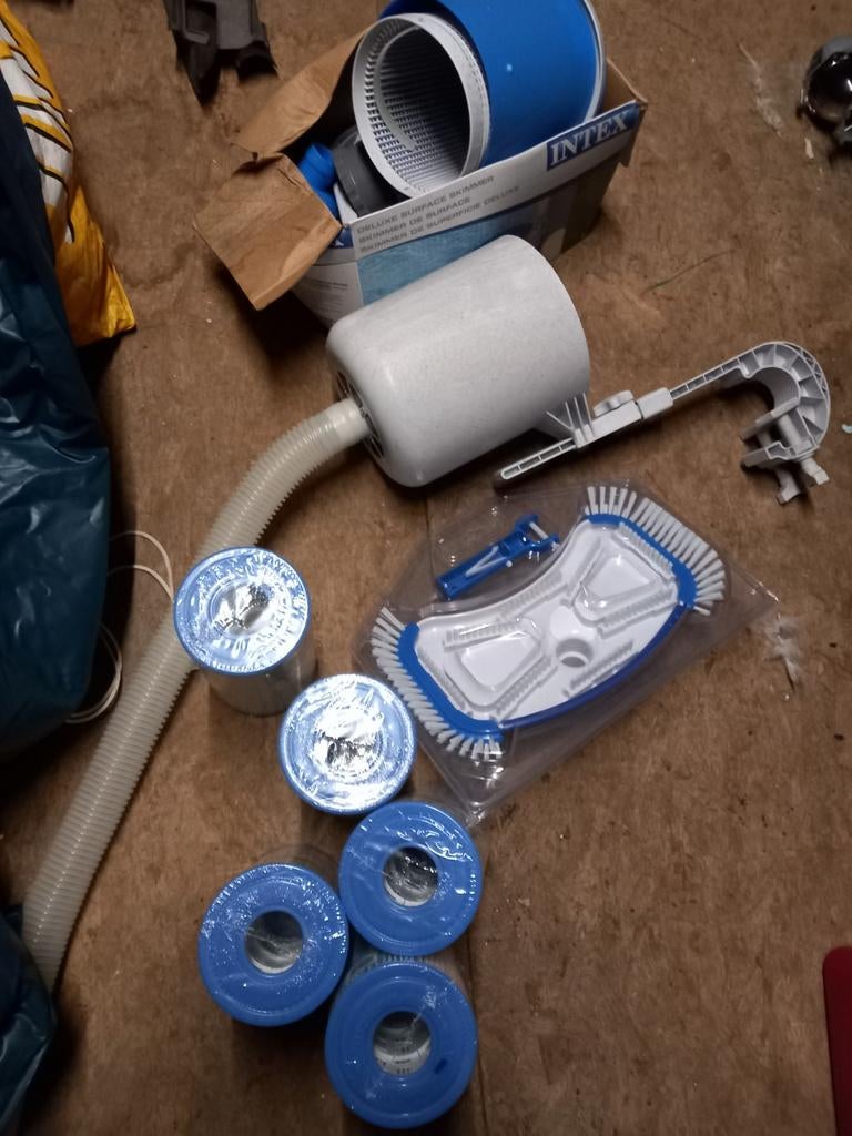 Zwembad accessoires: Intex filters, skimmer & bodemzuiger, Tuin en Terras, Zwembad-toebehoren, Ophalen, Zo goed als nieuw, Filter