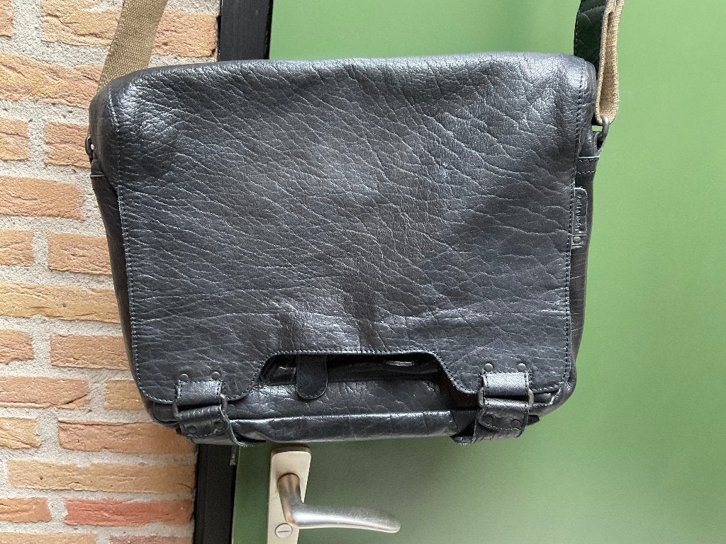 Schoudertas Aunts & uncles, Ophalen of Verzenden, Zo goed als nieuw, Zwart, Overige merken