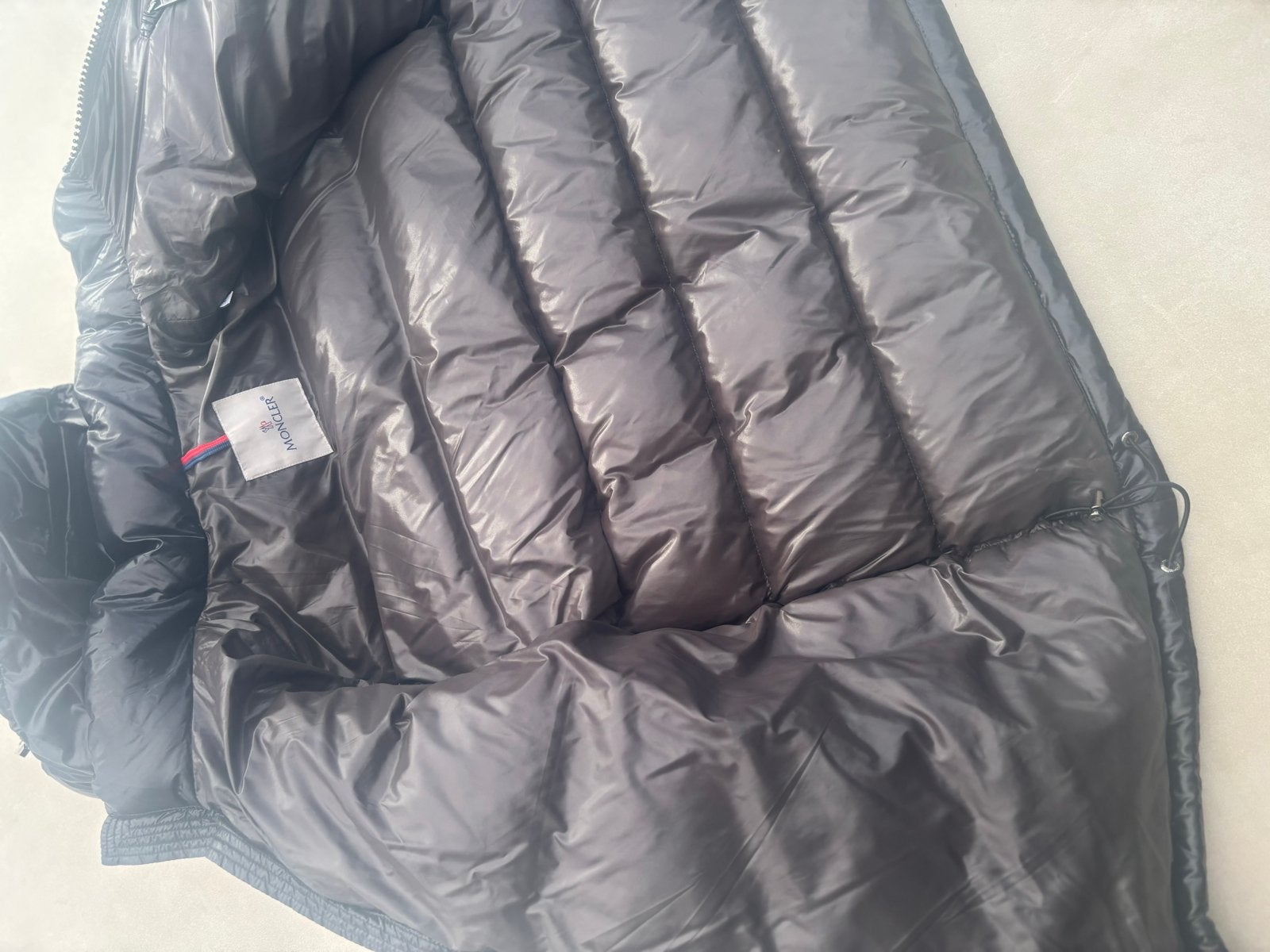 Moncler Puffer Jas Zwart - Zo goed als nieuw, Ophalen of Verzenden, Zo goed als nieuw, Maat 38/40 (M), Zwart