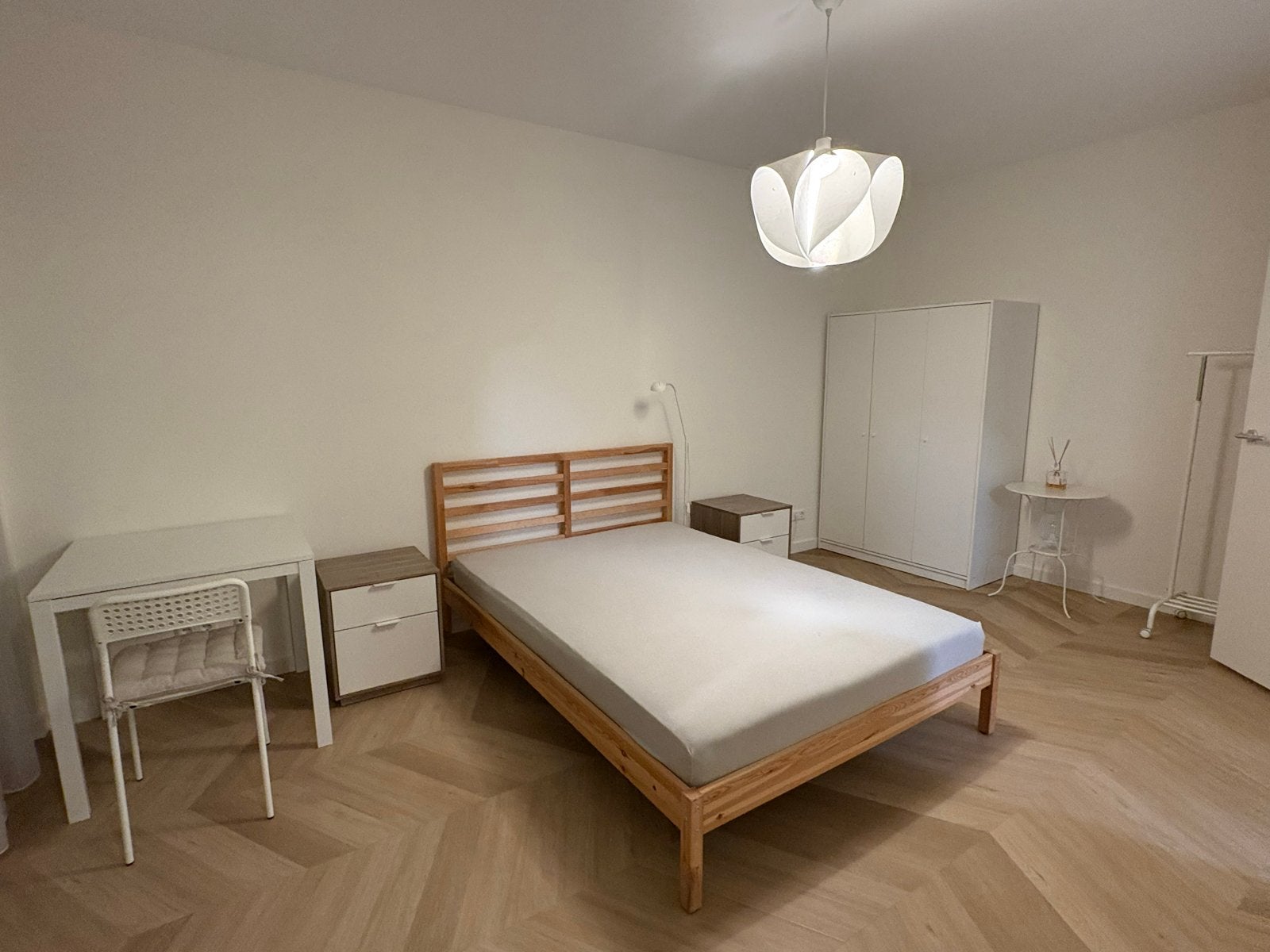 IKEA Slaapkamerset - Bed, Nachtkastjes, Kledingkast, Ophalen, Gebruikt, Wit, Tweepersoons
