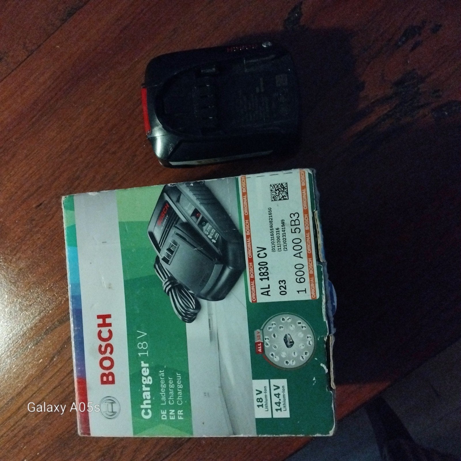 BOSCH OPLADER AL1830 CV, Ophalen of Verzenden, Zo goed als nieuw, Boor- en Schroefmachine