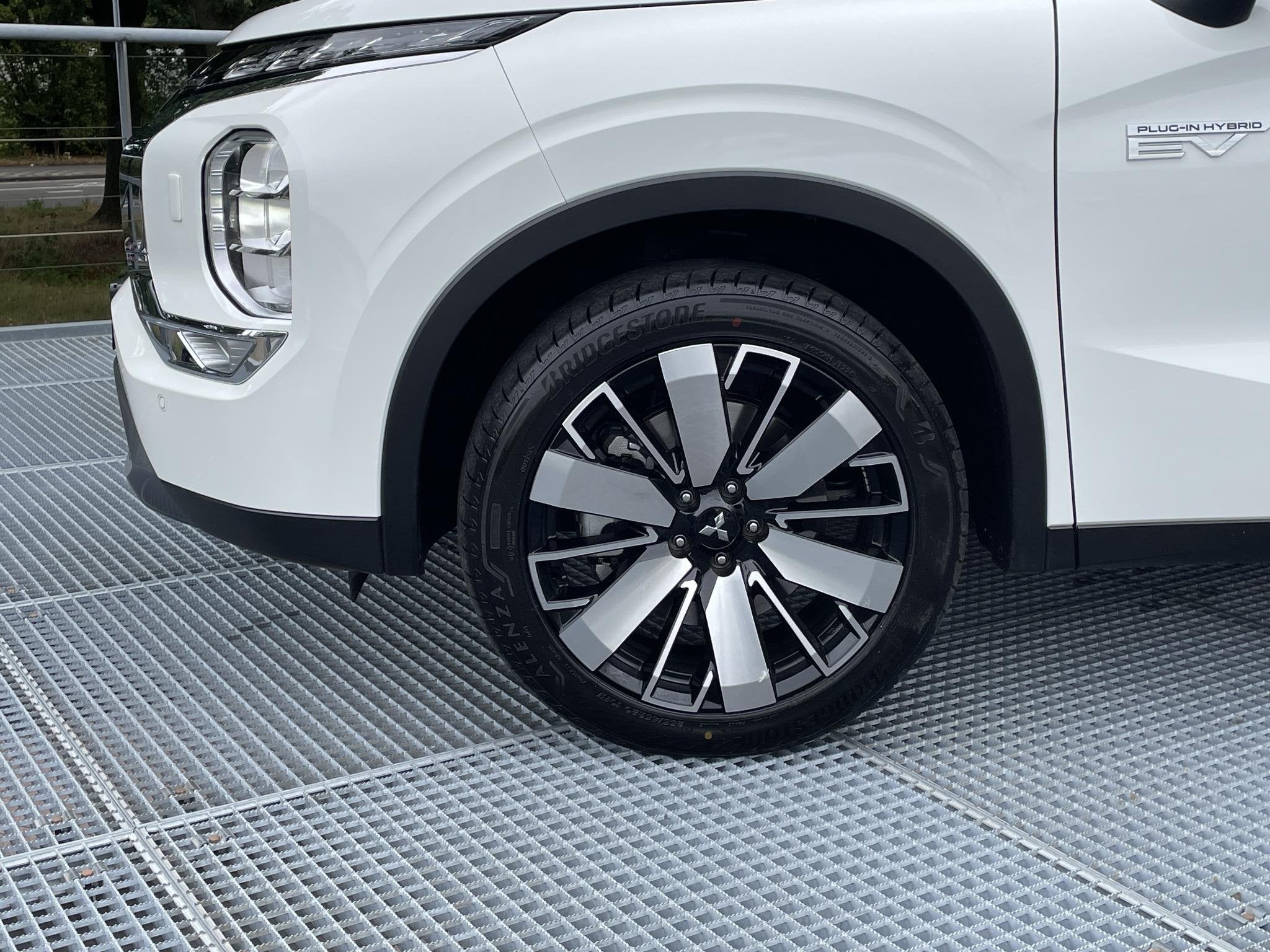 Mitsubishi Outlander 2.4 PHEV Intense+ | Navigatie | Adaptie, Auto's, Automaat, Euro 6, 4 cilinders, 38 km/l