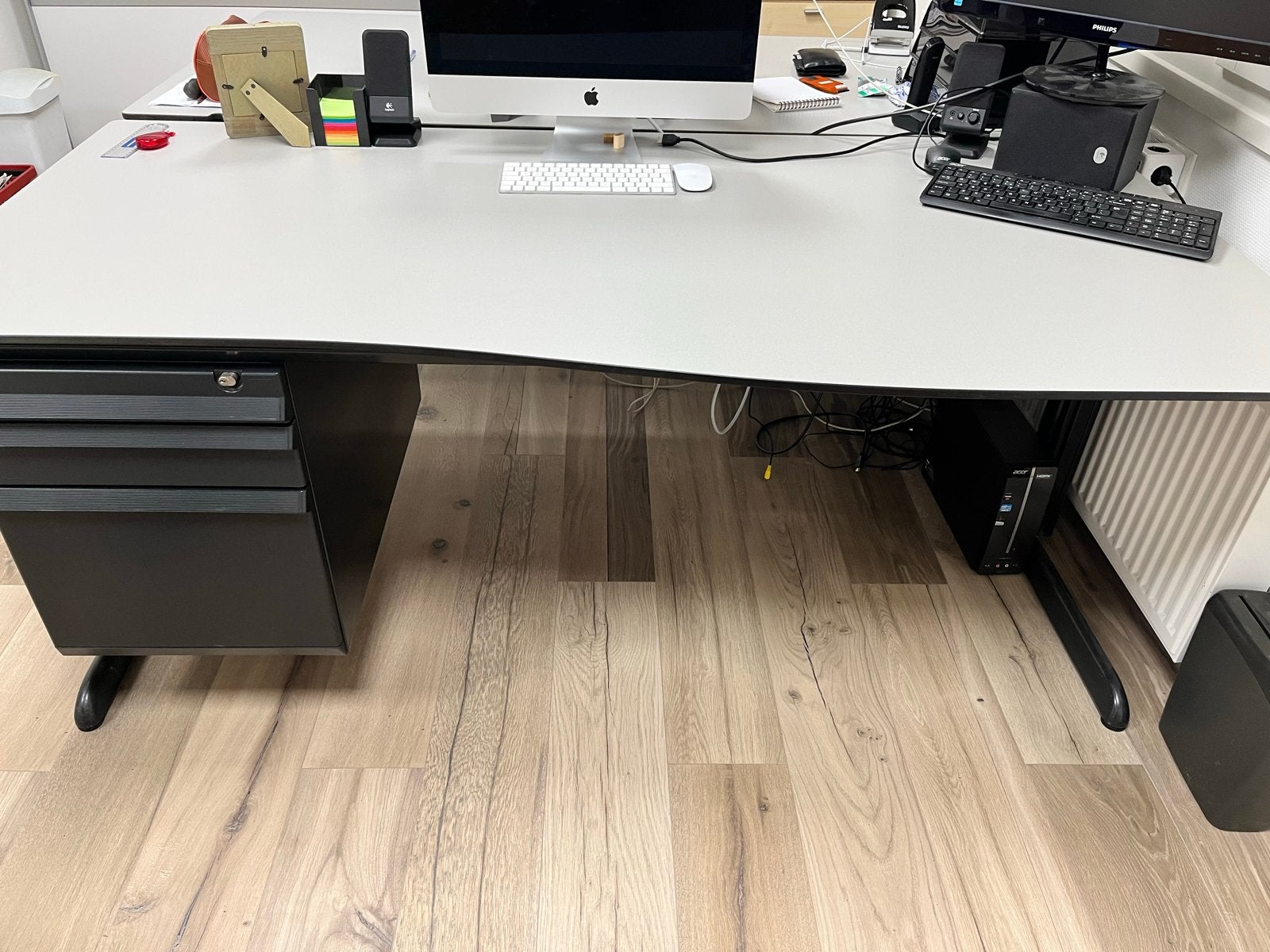 Ahrend bureau met ladeblok en opbergruimte, Ophalen, 90 cm, Gebruikt, 180 cm