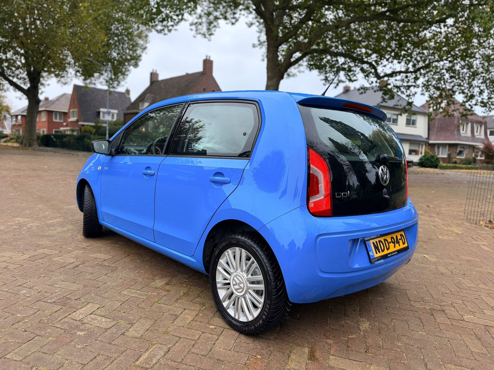 Volkswagen Up! 1.0 high up! CUP | 5deurs | Stoelverw. | Airc, Auto's, Voorwielaandrijving, Stof, Gebruikt, Bedrijf