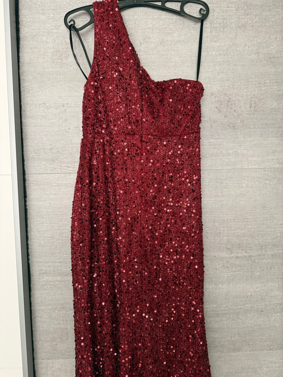 Prachtige rode galajurk met pailletten - Maat M, Kleding | Dames, Gelegenheidskleding, Maat 38/40 (M), Galajurk, Ophalen of Verzenden