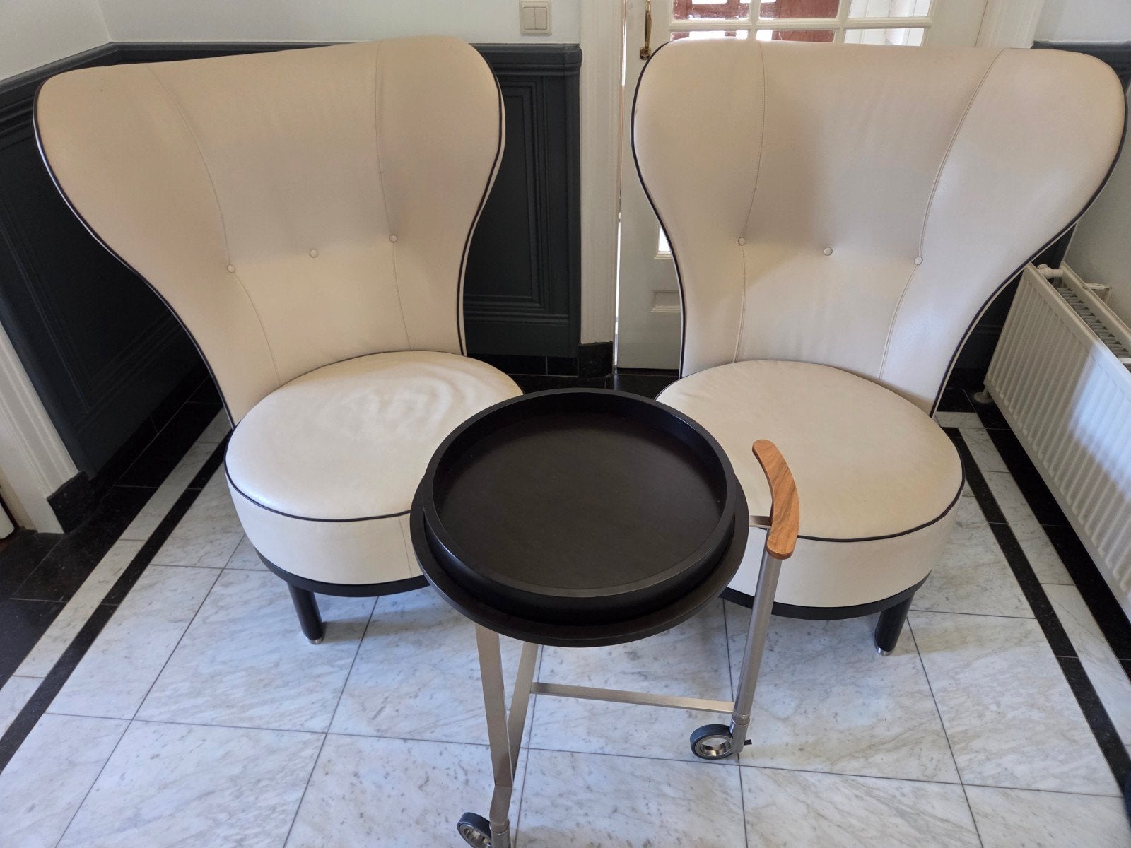 Giorgetti Set: 2 Stoelen en 1 Tafel, Ophalen, Zo goed als nieuw