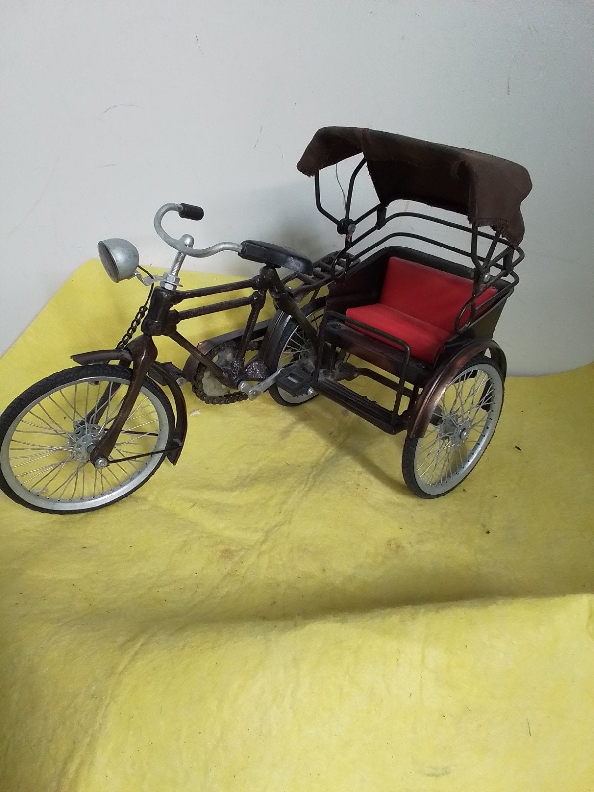 15935) mooie handgemaakte  fiets taxi  30cm lang, Ophalen of Verzenden