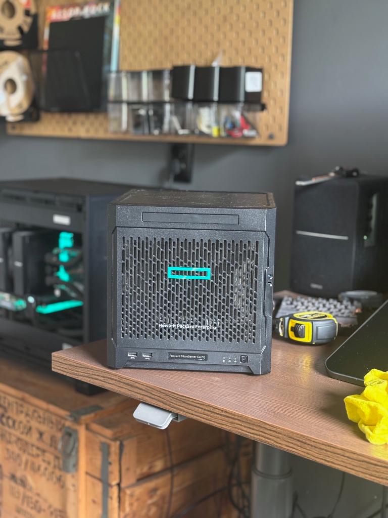 proliant microserver / nas gen10 8gb ram AMD x3216APU, Computers en Software, Servers, Ophalen of Verzenden, Gebruikt, 8 GB, Onbekend
