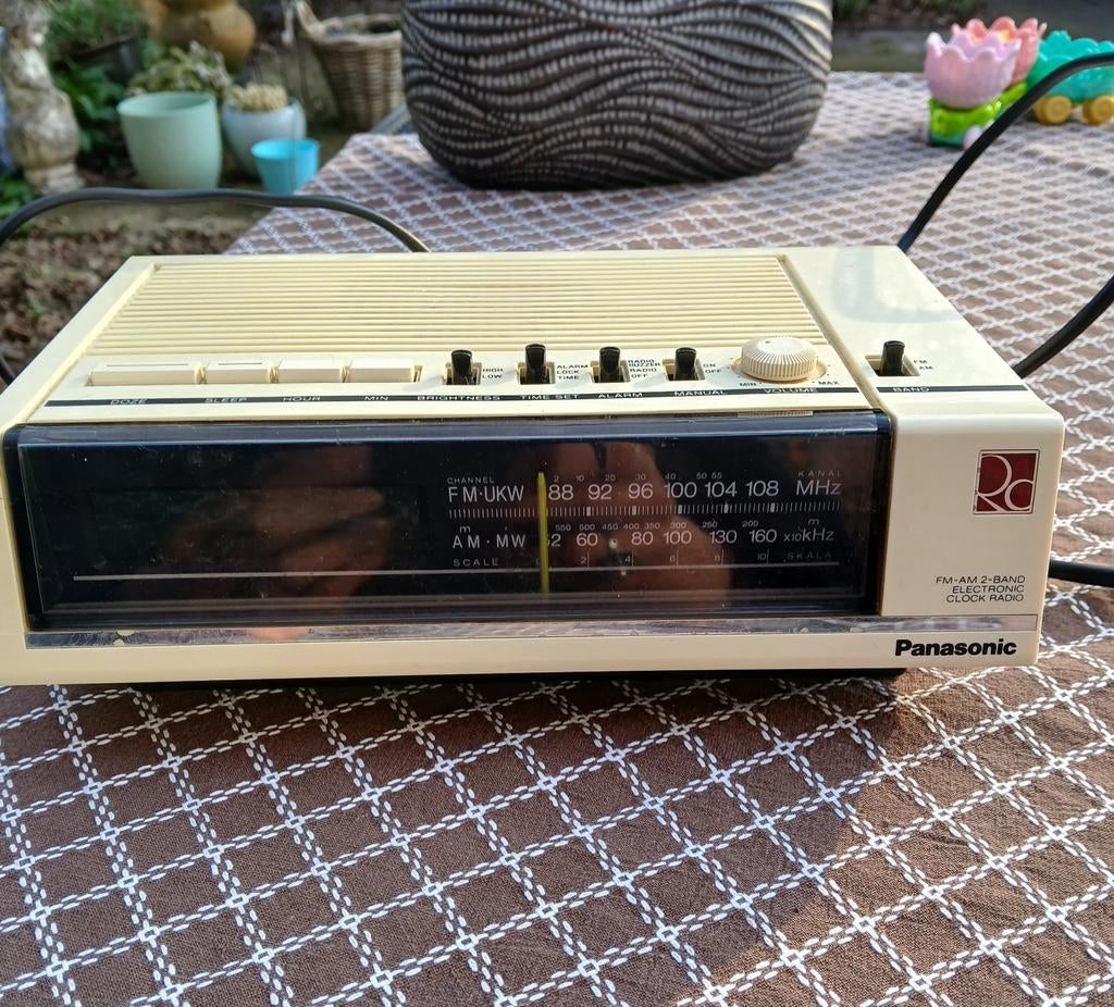 Vintage wekker radio, Audio, Tv en Foto, Radio's, Ophalen of Verzenden, Niet werkend