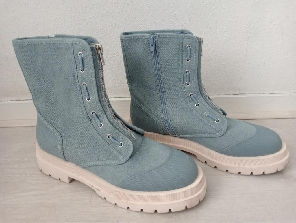 Denim laarsjes met witte zolen maat 42, Kleding | Dames, Schoenen, Blauw, Lage of Enkellaarzen, Ophalen of Verzenden, Zo goed als nieuw