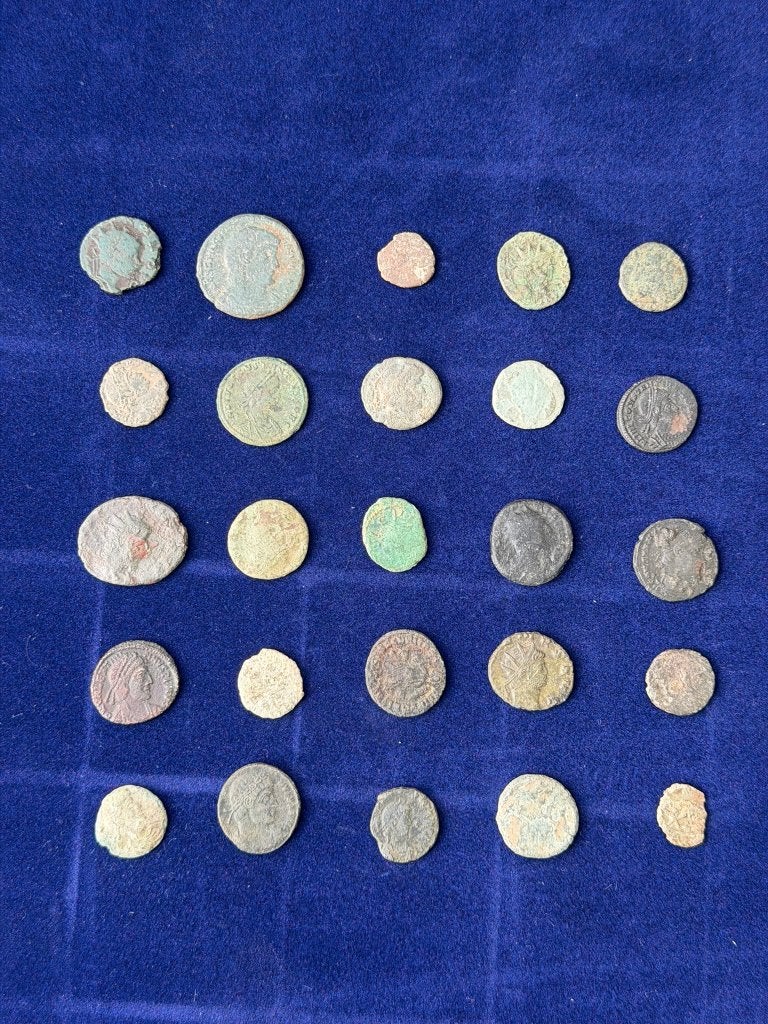 Lot 1 25 Romeinse munten, Ophalen of Verzenden, Buitenland, Munten