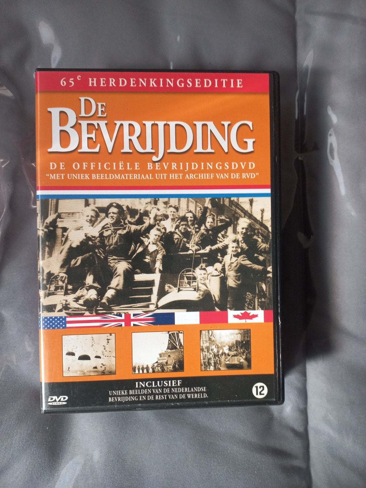 De Bevrijding - 65e Herdenkingseditie DVD, Oorlog of Misdaad, Speciale editie, Nederlands, Zo goed als nieuw