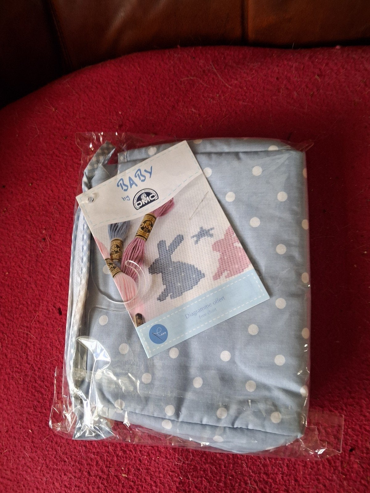 te koop baby tasje om te borduren. Het is van DMC., Ophalen of Verzenden, Nieuw, Patroon