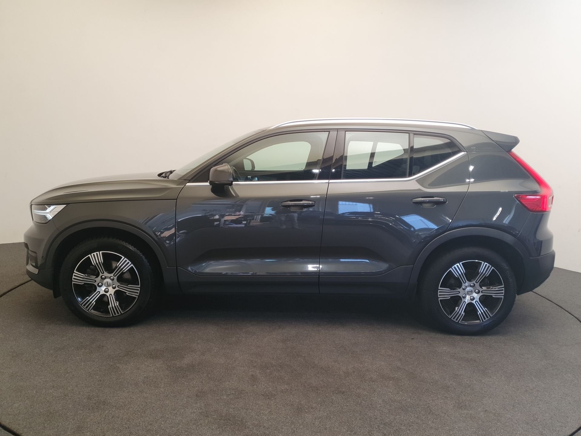 Volvo XC40 2.0 T4 AWD Inscription Trekhaak, Leder, ACC, Harm, Automaat, Bedrijf, Vierwielaandrijving, 93 €/maand