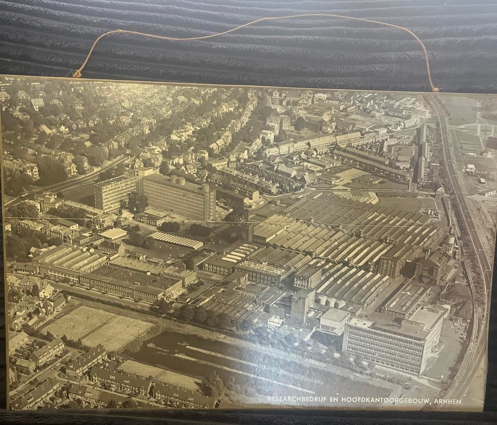 Foto Enka-Akzo fabriek en hoofdkantoor Arnhem, Verzamelen, Gebruikt, Foto, Ophalen of Verzenden, 1940 tot 1960