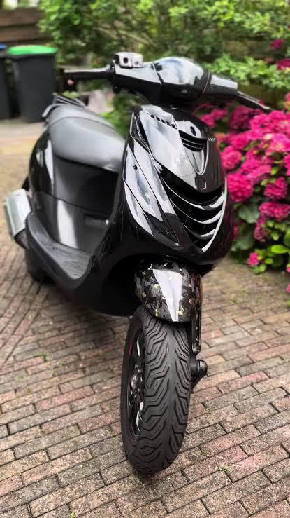 Gezocht: zip 125 lc, Fietsen en Brommers, Scooters | Piaggio, Ophalen of Verzenden, Zo goed als nieuw, Benzine, Zip