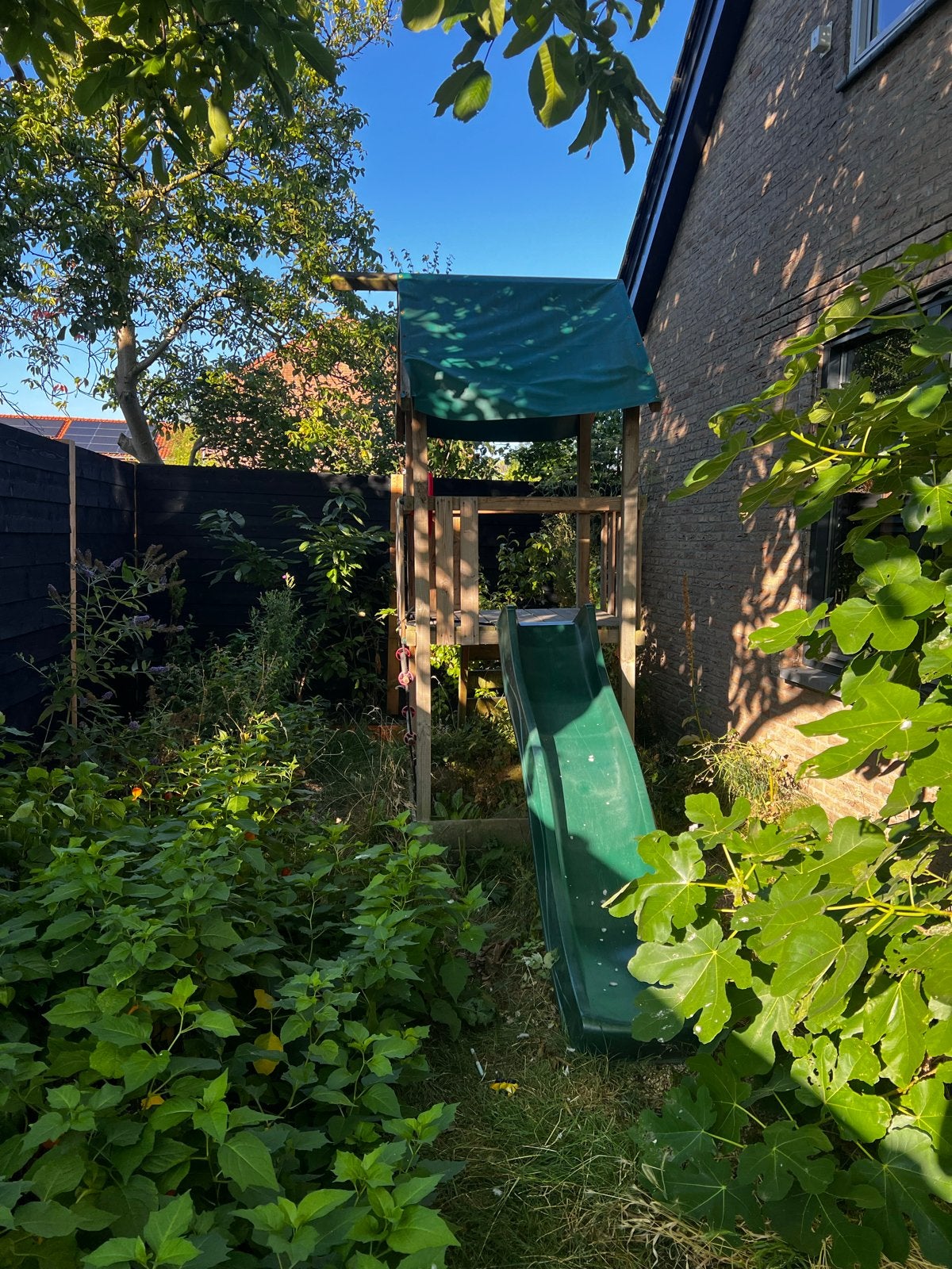 Wickey Speelhuisje met glijbaan - Opknapper, Kinderen en Baby's, Speelgoed | Buiten | Speelhuisjes, Ophalen, Gebruikt, Hout