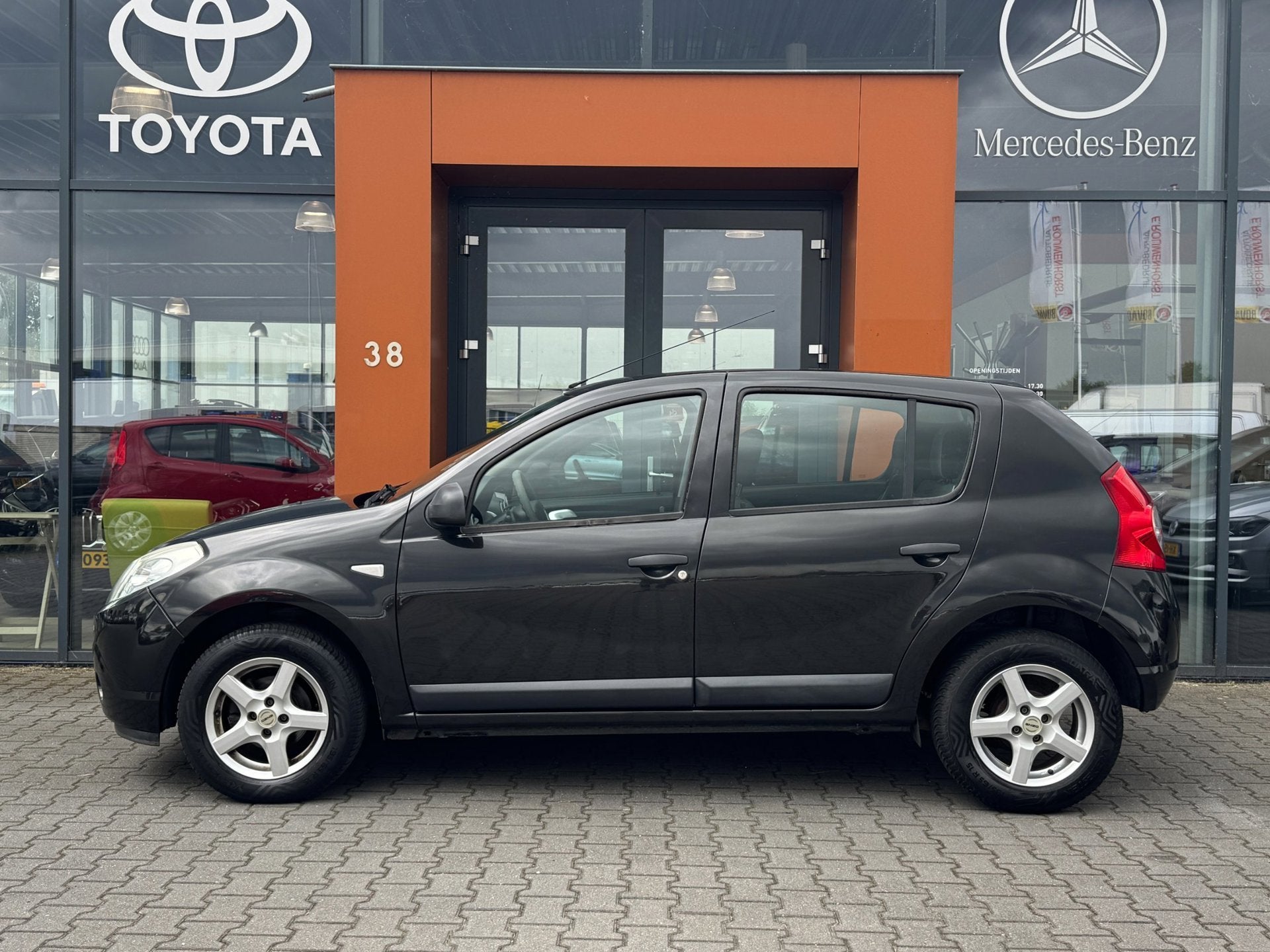 Dacia Sandero 1.2 5deurs|Airco|El. ramen|Bluetooth|APK 2027, Voorwielaandrijving, Euro 5, Gebruikt, 31 €/maand