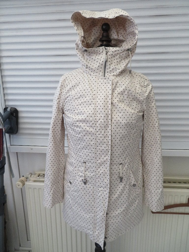 Dames regenjas maat 40 beige Z.G.A.N. Laura di Sarpi., Maat 38/40 (M), Laura di Sarpi., Beige, Ophalen of Verzenden