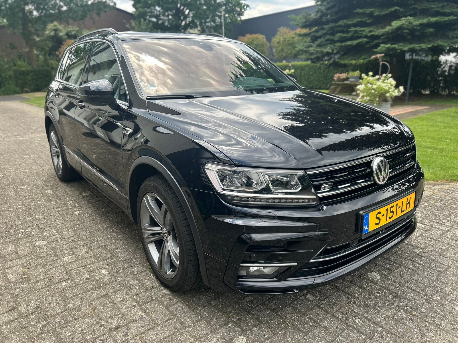 VW Tiguan 1.4 R-line 4-Motion, standkachel, volleder., Auto's, Automaat, Zwart, 4 cilinders, Zwart