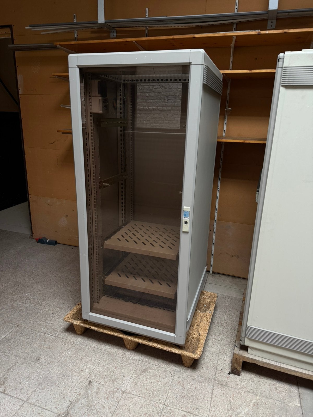 Rittal 19” Serverkast / Netwerkrack 27U – Plexi deur, Ophalen, Zo goed als nieuw