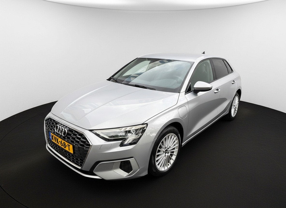 Audi A3 Sportback 40 TFSIe 204PK HYBRIDE S-LINE SPORT ADVANC, Auto's, 1525 kg, Gebruikt, 4 cilinders, Leder en Stof