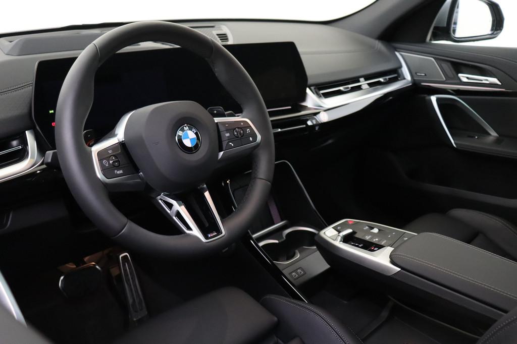BMW X2 sDrive20i M Sport Automaat / Trekhaak / Panoramadak /, X2, 1800 kg, Met garantie (alle), Bedrijf