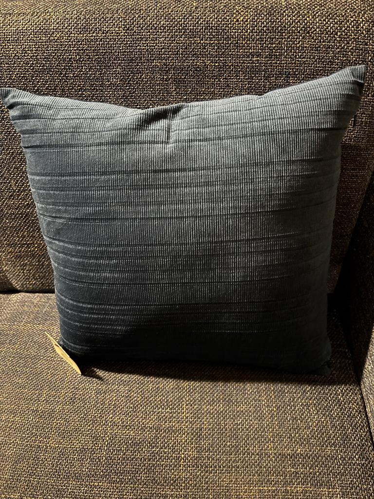 Cushion kussen blauw corduroy compleet nieuw 45 x 45 cm, Ophalen, Nieuw, Blauw, Vierkant