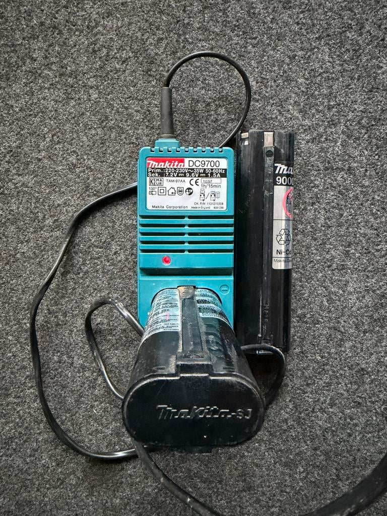 Makita dc9700 lader met accu, Ophalen of Verzenden, Gebruikt