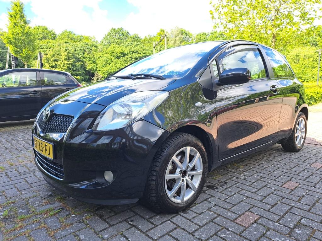 Toyota Yaris 1.3 16v VVT-i Linea Sol 2007 3Dr + NAP + Airco., Auto's, Toyota, Voorwielaandrijving, Stof, 40 €/maand, 750 kg