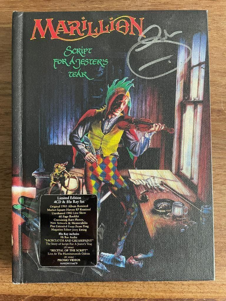 4Cd+BRDvd Marillion Script For Jesters Tear GESIGNEERD FISH, Cd's en Dvd's, Cd's | Rock, Zo goed als nieuw, Progressive, Ophalen of Verzenden