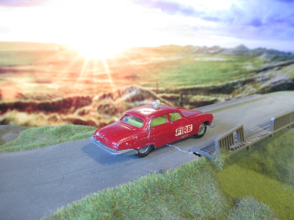 +/- 1:76 Jaguar 420G Mk.X Fire Chief Husky Models Brandweer, Ophalen of Verzenden, Gebruikt, Auto