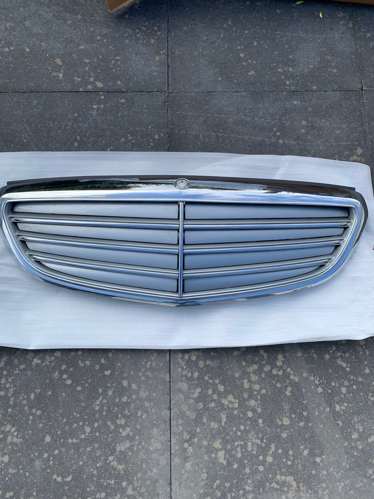 Originele Merc. Benz w/s205 Grille met beweegbare lamellen, Ophalen of Verzenden, Gebruikt, Mercedes-Benz