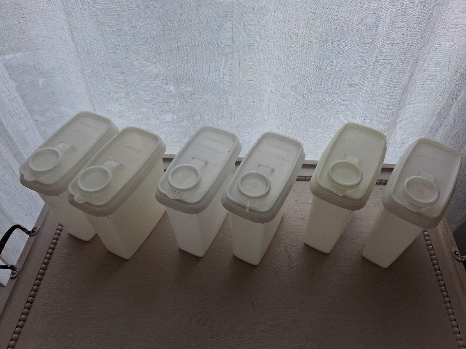 Set van 6 Tupperware bewaardozen met schenktuit, Huis en Inrichting, Bewaardoos, Wit, Ophalen of Verzenden, Zo goed als nieuw