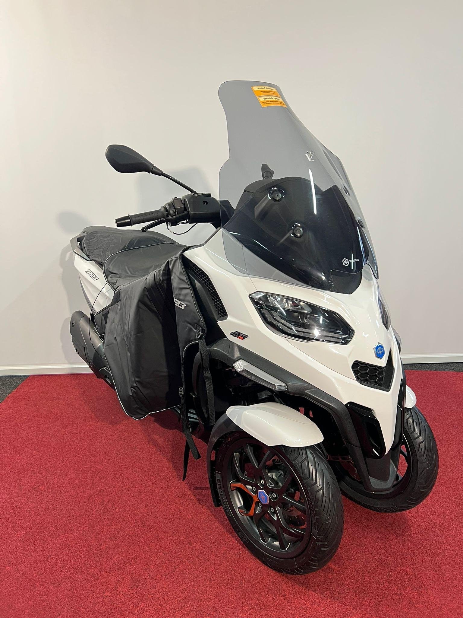 Piaggio 530 MP3 HPE Exclusive Limited Edition, Traction Control, Automaat, 12 t/m 35 kW, Scooter