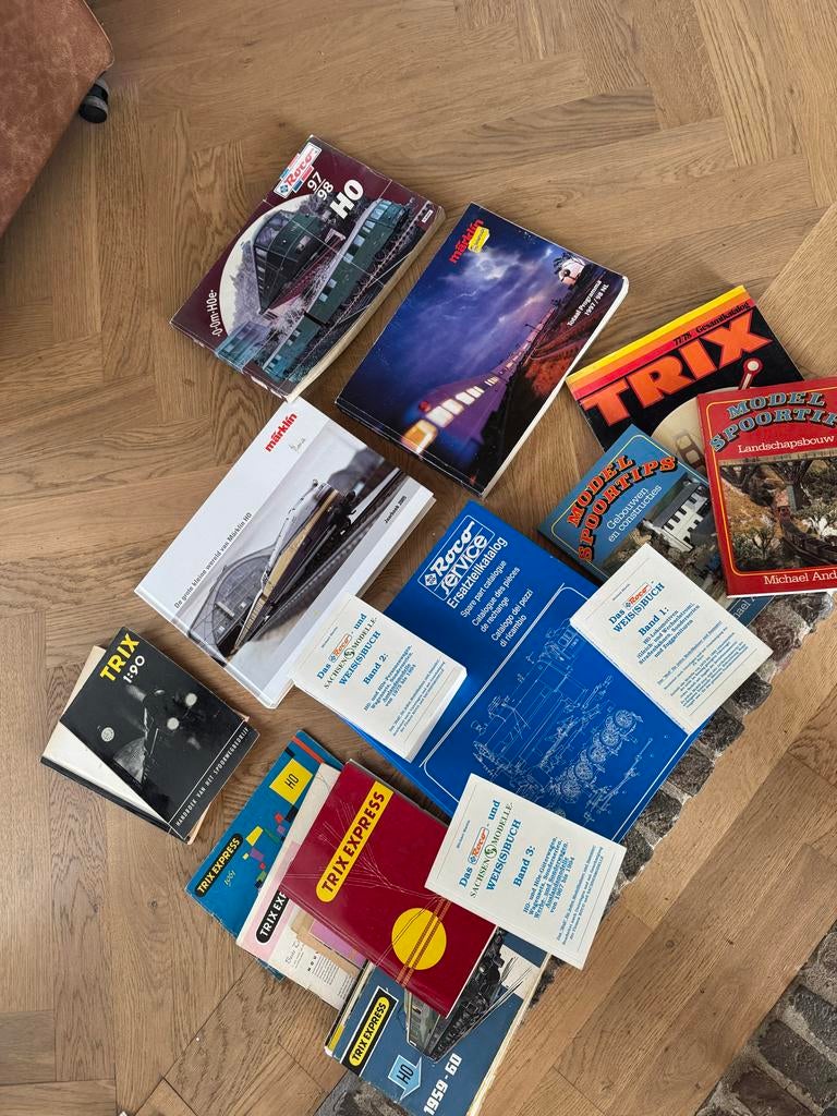 Handleidingen, catalogi en bladen van Trix, Märklin, Roco, Overige merken, Gebruikt, Gelijkstroom of Wisselstroom, Boek, Tijdschrift of Catalogus