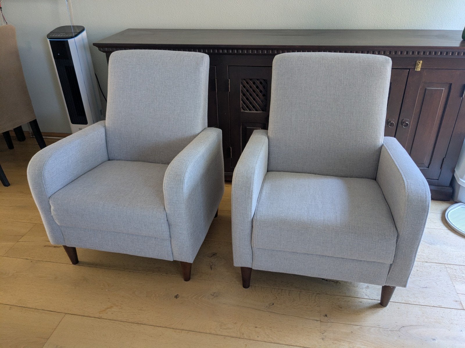 2x Jysk Gedved fauteuils - lichtgrijs, comfortabel, Gebruikt, 75 tot 100 cm, Ophalen of Verzenden, Stof