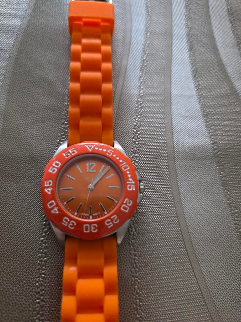 Stoer horloge, batterij is leeg dus moet worden vervangen, Ophalen of Verzenden, Zo goed als nieuw, Oranje, Jongen of Meisje