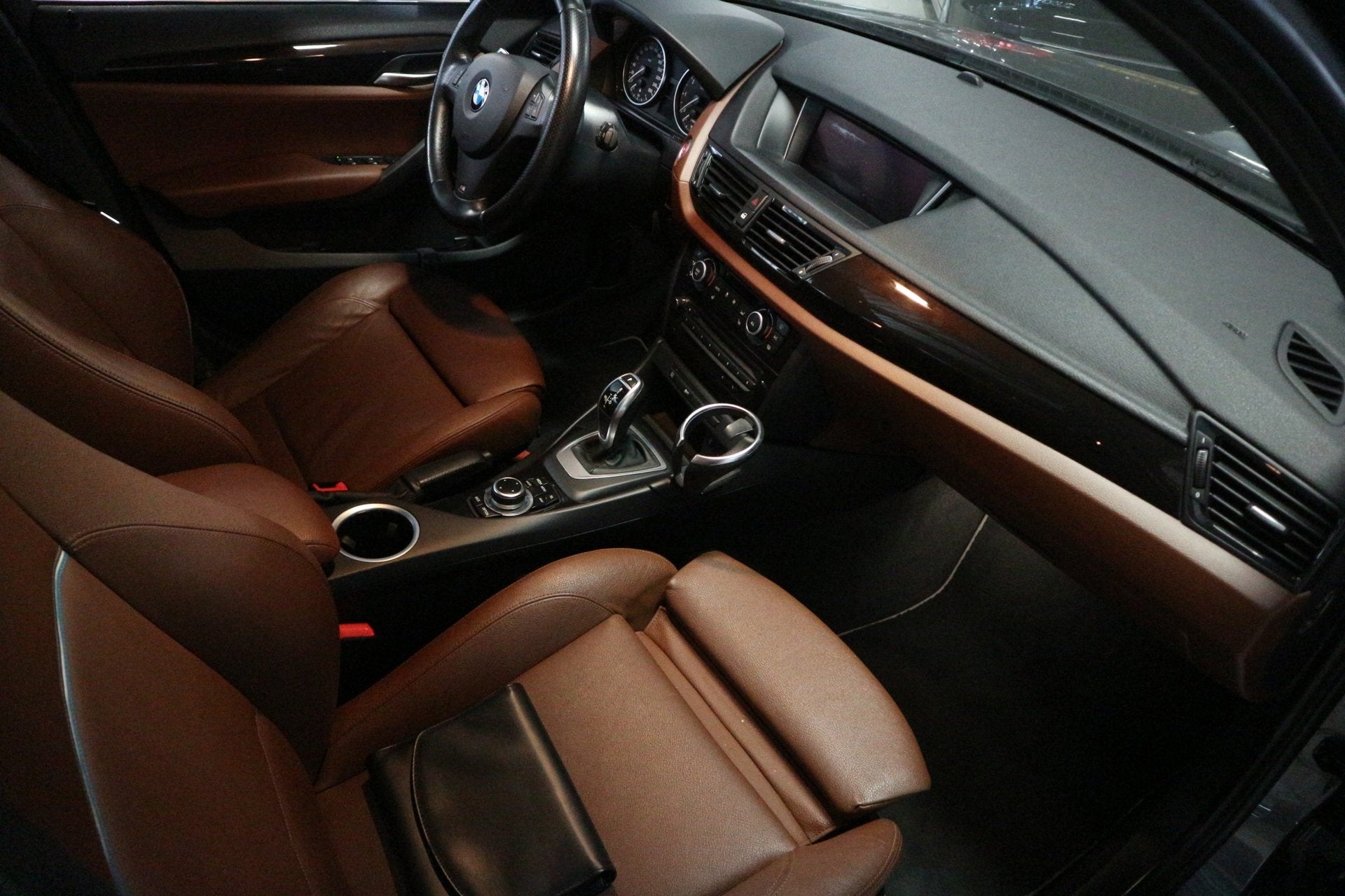 BMW X1 SDrive20i / AUTOMAAT / LEER / PANO / KETTING VV ! ! !, Euro 6, 4 cilinders, Stoelverwarming, 184 pk