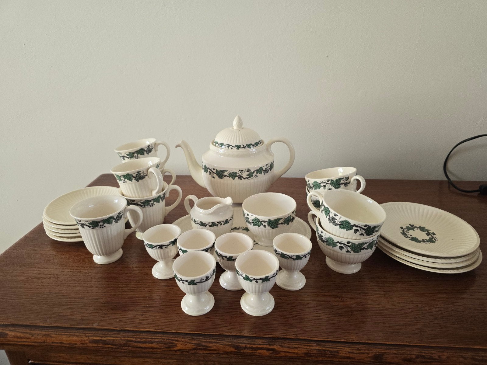 Wedgwood Stratford servies - theepot, kopjes, eierdopjes, Ophalen