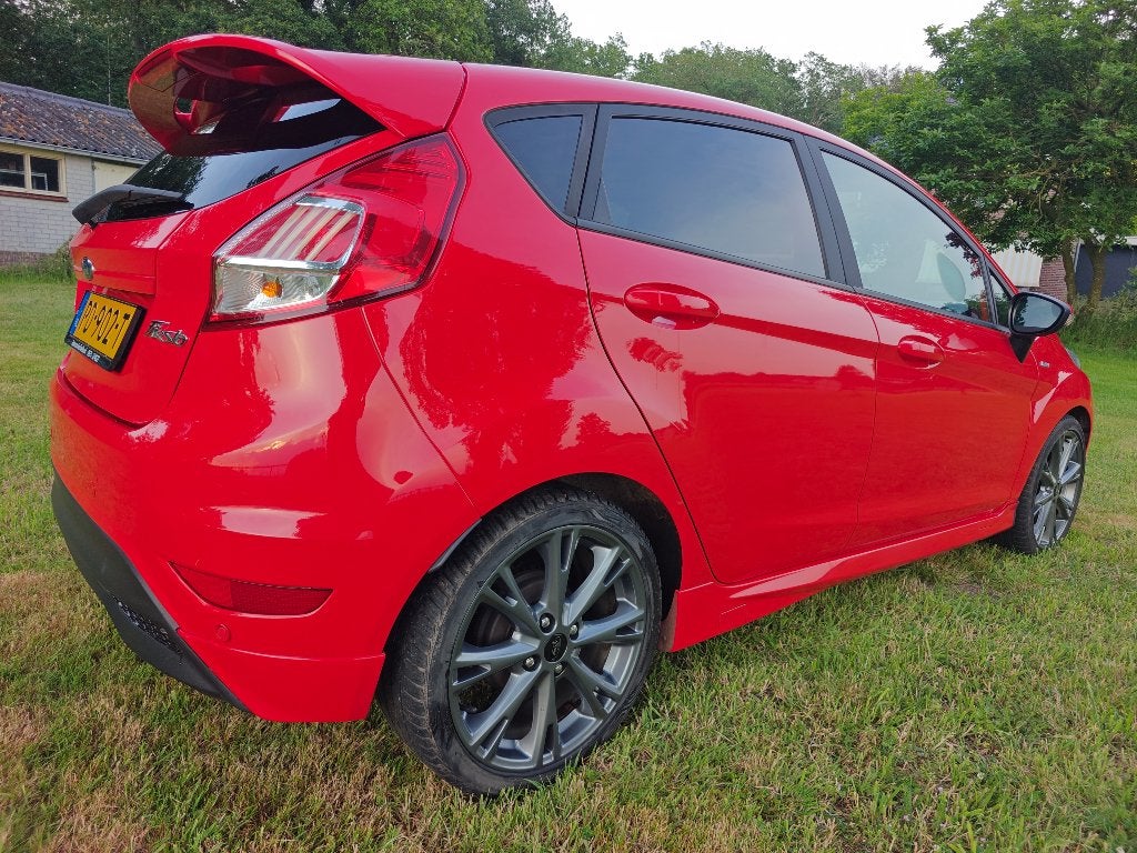 Ford Fiësta 1.0 Ecoboost 100pk 5dr 2017 Rood, Auto's, Ford, Voorwielaandrijving, Stof, 100 pk, 23 km/l