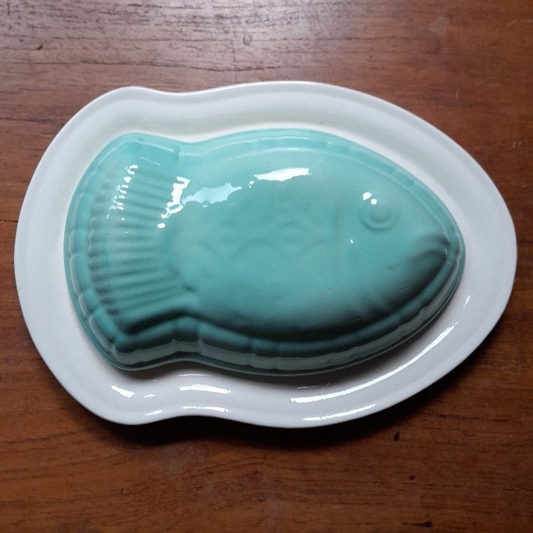 Puddingvorm vis (groen) met schaal (crème), Gebruikt, Overige typen, Ophalen of Verzenden, Overige stijlen