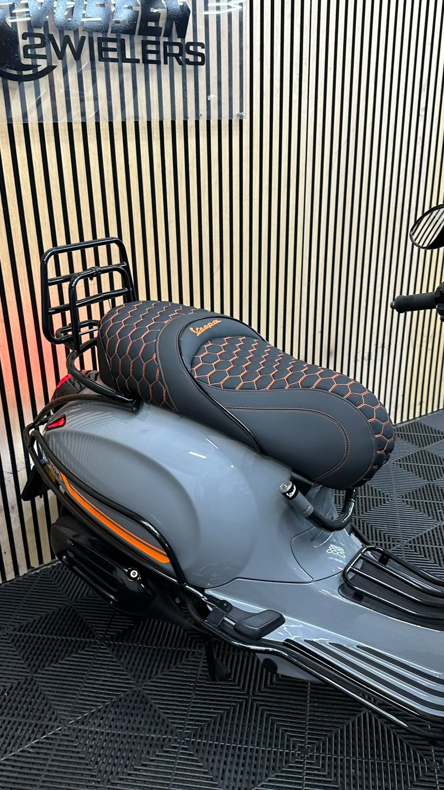 Vespa Sprint | Nardo Grey & Orange | 2020 | 3.797 KM, Fietsen en Brommers, Scooters | Vespa, Maximaal 45 km/u, Vespa S, Ophalen of Verzenden