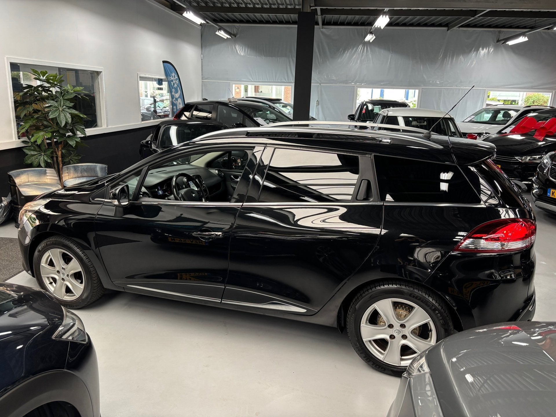 Renault Clio Estate 0.9 TCe Dynamique / Camera / Navigatie, 898 cc, Stof, Gebruikt, 580 kg