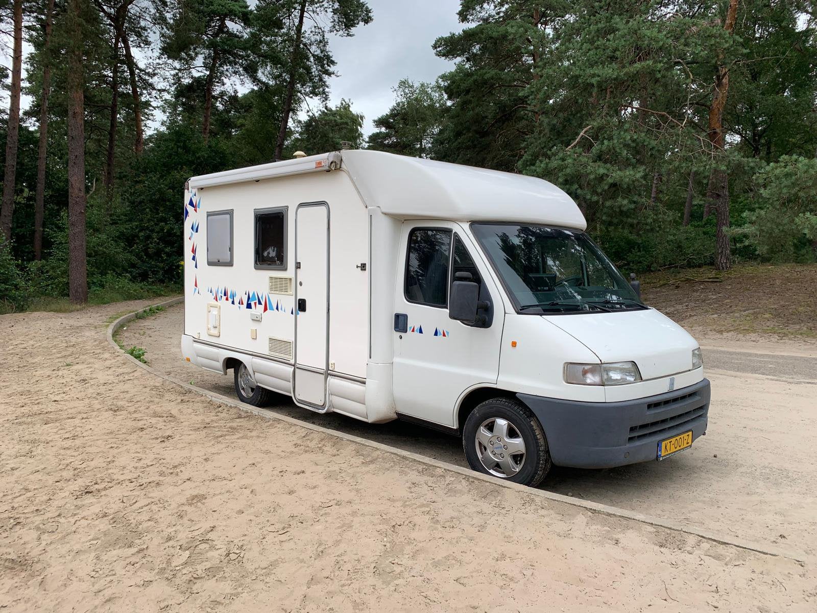 Compacte Fiat Camper 230 BNMAC - met alles aan boord, Caravans en Kamperen, Campers, Buitenlamp, Fiat, Treinzit, Koelkast
